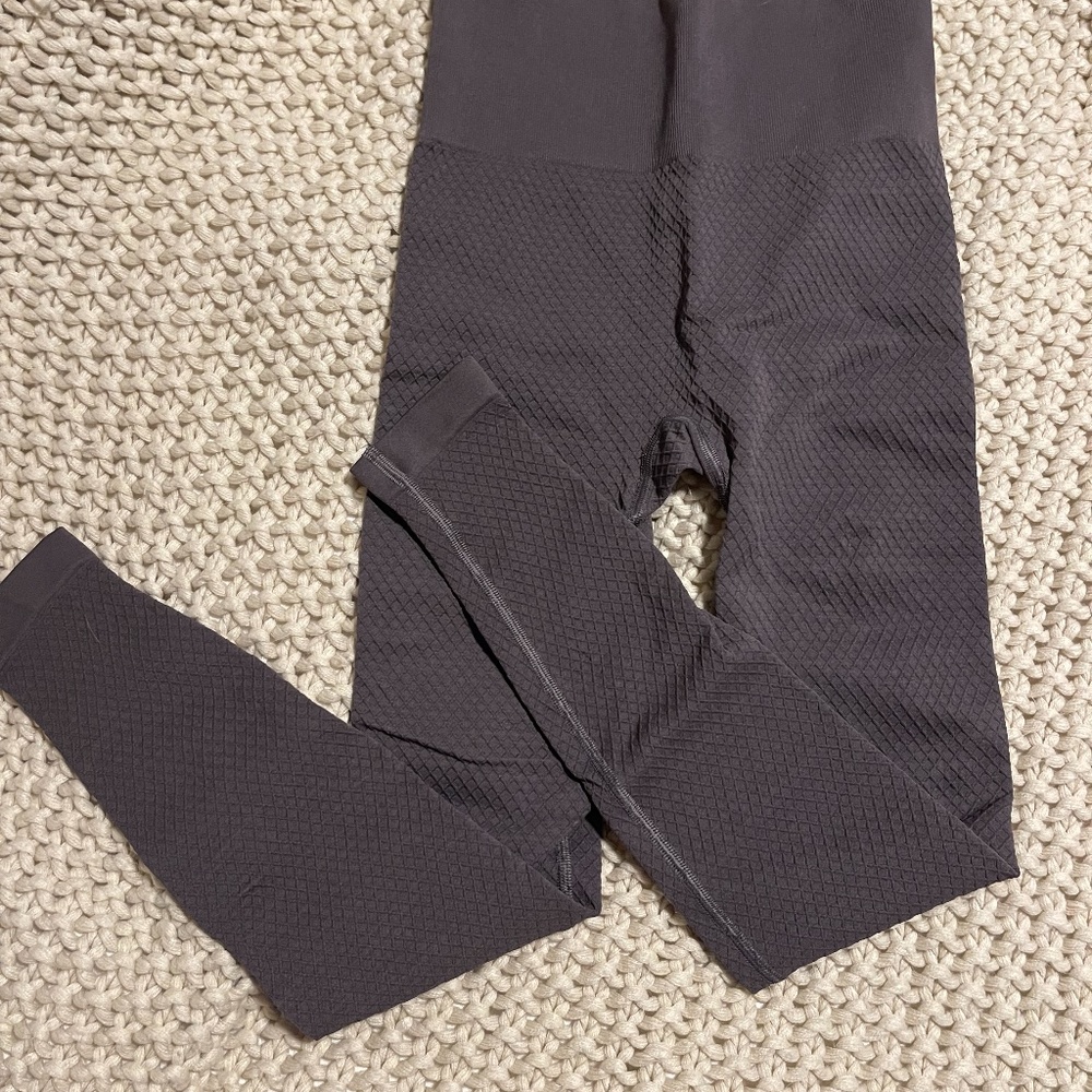 Balance Athletica Energy Pant- Graphite- Size SMALL